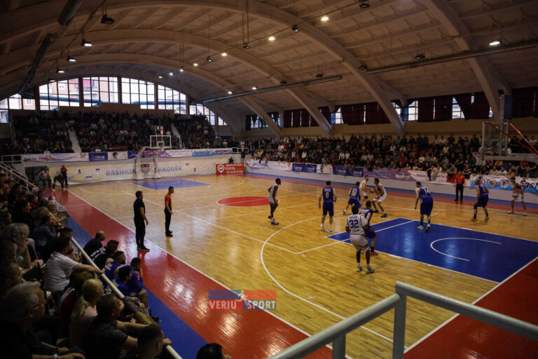 (Video) Basketboll-E gjithë vemendja e së dielës në “Qazim Dervishi” të Shkodrës. Vllaznia-Studenti femra ora 15:00, dhe Vllaznia-Tirana meshkuj ora 18:00. Flet trajneri Damian Bekteshi