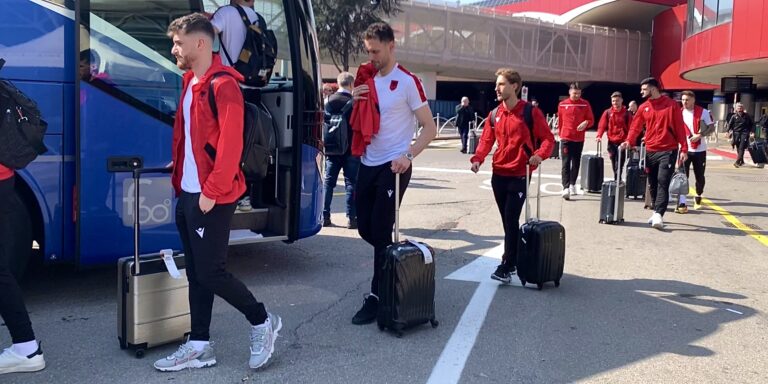 (Video) Ndeshja me Kilin/ Kombëtarja shqiptare mbërrin në Parma të Italisë