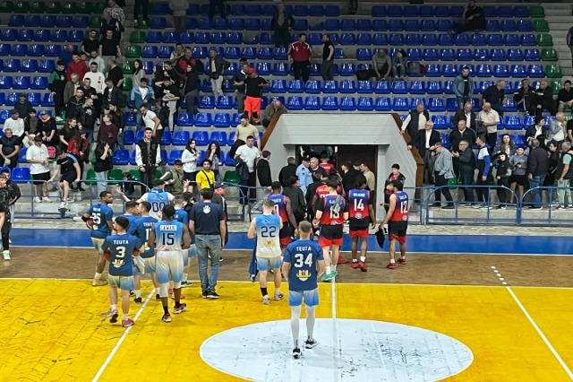 E pazakontë, ndërpritet gjysmëfinalja e tretë e basketbollit të meshkujve Teuta-Vllaznia