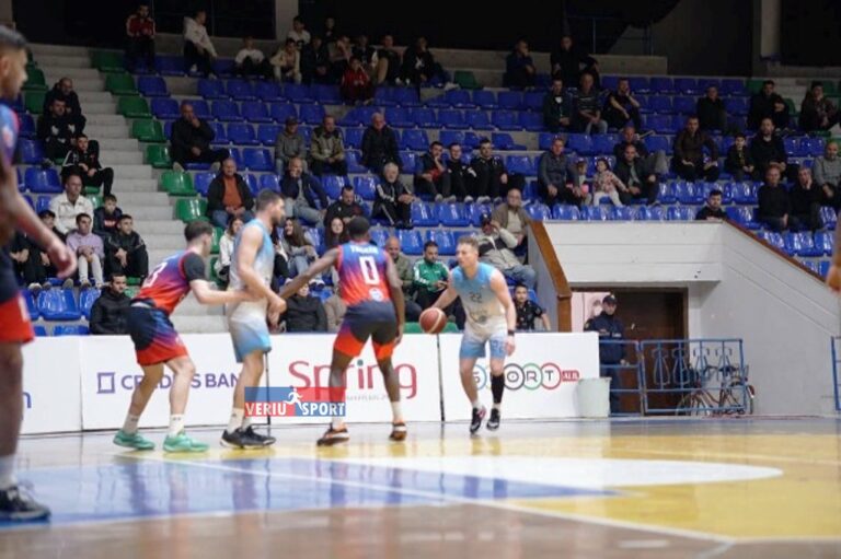 (Video) Basketboll Meshkuj-Gjysmëfinalja e pestë, Teuta-Vllaznia, fitohet nga durrsakët. Kuqeblutë të pakënaqur me gjykimin