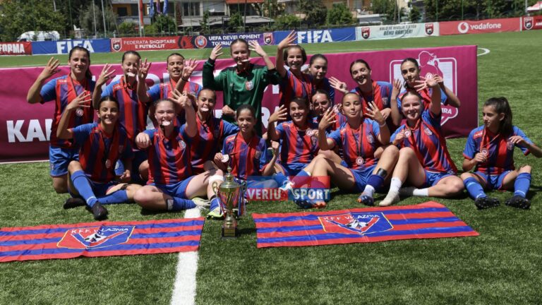 (Video) Vllaznia shpallet kampione për herë të katërt radhazi në Futboll Femra U17. Pas barazimit në finale me Tiranën 1-1, fiton me penallti 5-4