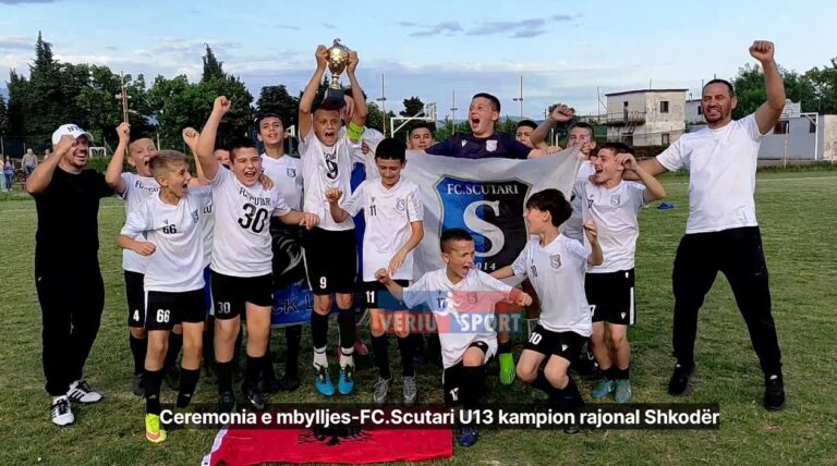 (Video) FC Scutari U13, fiton finalen emocionuese me Atletik Shkodra duke u shpallur kampion Rajonal. Pas Kupës “Lekë Koçobashi”, ky është trofeu i dytë radhazi për Scutarin