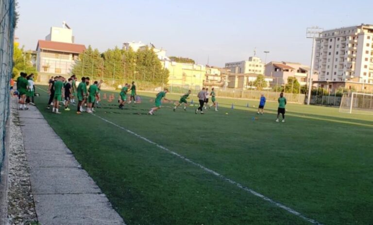 Apolonia përgatitet për sezonin e ri futbollistik. Nesër, tekniku Mërgjyshi, teston skuadrën në miqësoren me Bylisin