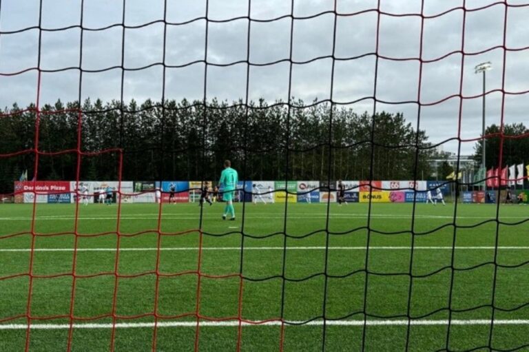 Liga e Konferencës-Egnatia mund kampionët e Islandës në transfertë
