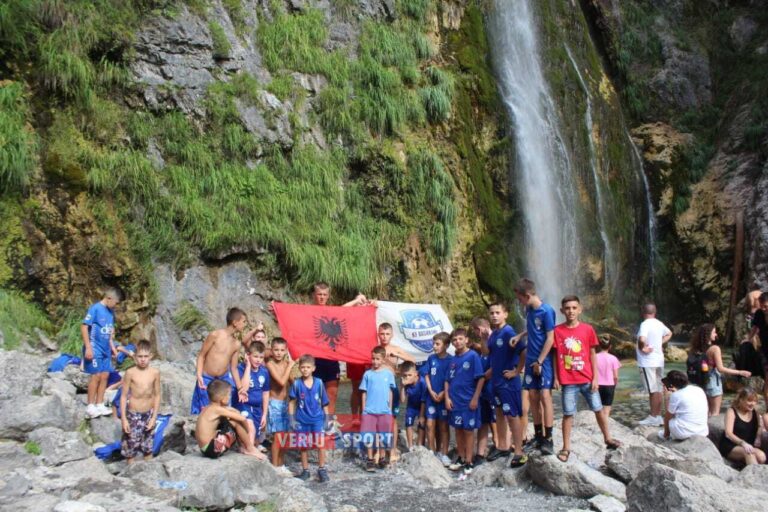 Jashtë fushës së lojës-Klubi i Futbollit Bashkimi, udhëtim me fëmijet e ekipit drejt pikës turistike të Thethit