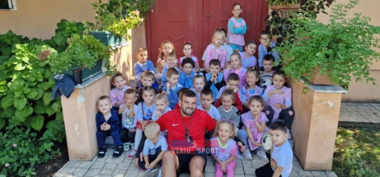 (Video) KF Bashkimi, aktivitet për Javën e sportit dhe futbollit të bazës. Projekti botëror i UEFA GrassRoots në Kopshtin Bleran Shkodër