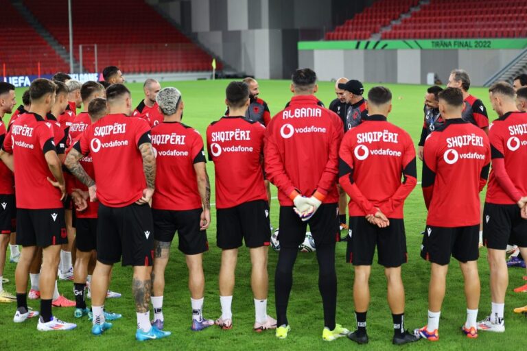 (Video) Prag Gjeorgjia-Kombëtarja zhvillon seancën e fundit në “Air Albania”
