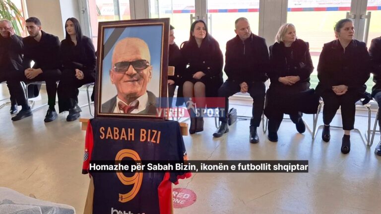 (Video) Lamtumirë legjenda Sabah Bizi!  Mijëra persona kanë bërë homazhe në mjediset e stadiumit “Loro Boriçi” në nderim të ikonës së futbollit shqiptar, i ndarë nga jeta në moshën 77-vjeçare