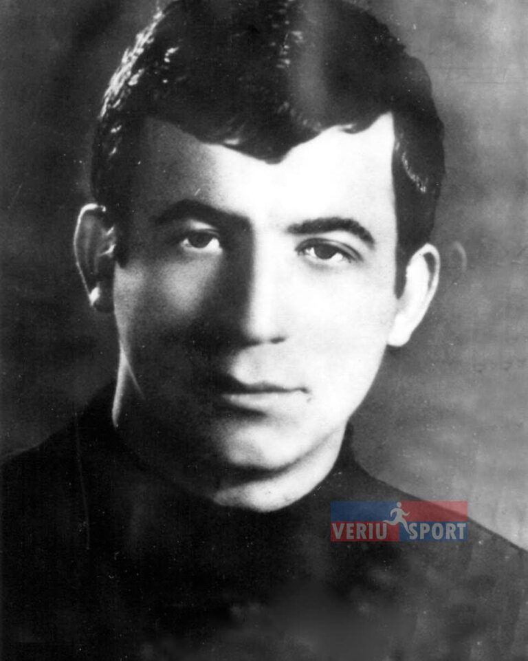 Ndarja nga jeta e Paulin Ndojës, Presidenti i FSHF-së Armand Duka: “Mjeshtri i Madh”, një ikonë e vërtetë e sportit, i ka dhënë shumë futbollit si lojtar për shumë vite e më pas si trajner!