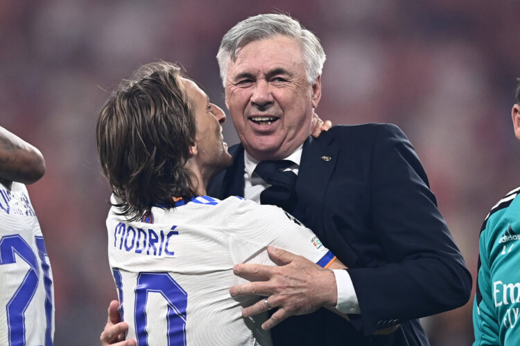 Ancelotti dhe Modriç e mbyllin me fitore te Reali. Mundin 2-0 Real Sociedad dhe përshëndeten me klubin që bënë histori