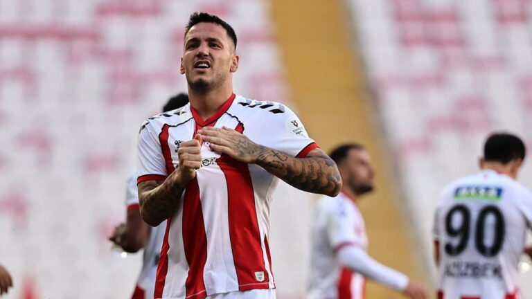 Nuk e grumbulloi me skuadrën në ndeshjen kundër Samsungspor, Rey Manaj, letër publike kundër trajnerit të Sivasspor, Riza Çalimbay