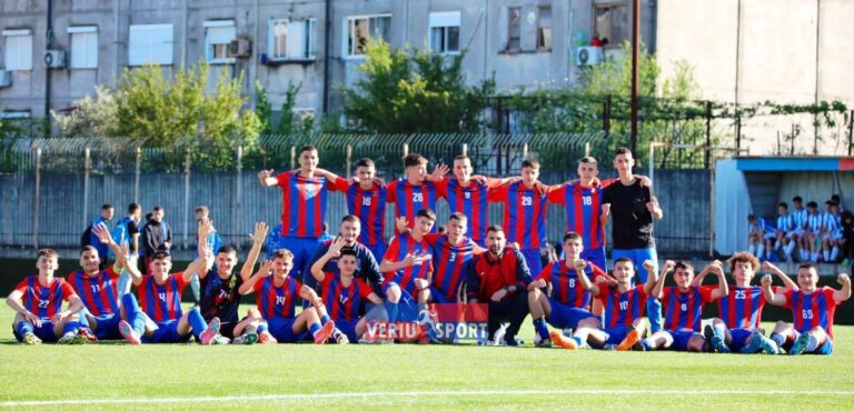 Abissnet Superiore Moshat-Vllaznia U16 e drejtuar nga trajneri Denis Zmijani, nënkampione e Shqipërisë. 5 talente në kombëtare: Orges Halili, Sokol Uldedaj, Simon Uldedaj, Eris Kertulaj, Kevin Bajrakurtaj