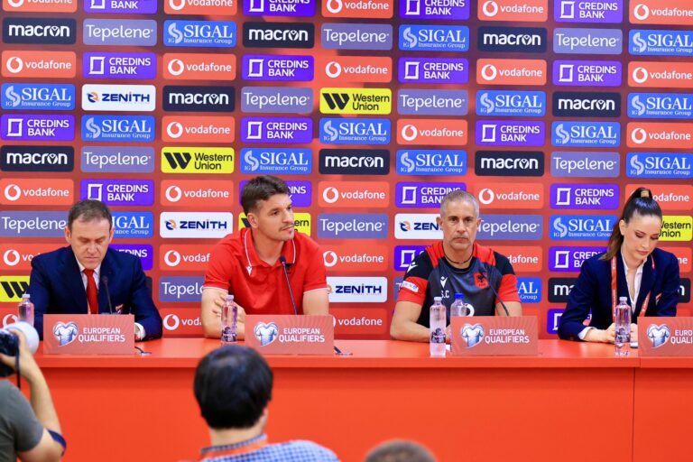 (Video) Prag Serbia/ Trajneri Silvinjo & kapiteni Gjimshiti: Luajmë për tre pikë, të përqëndrohemi të gjithë në lojë për të fituar
