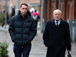 Ish-arbitri i Premier League, David Coote dënohet me 9 muaj heqje lirie. Iu gjet në kompiuterin e tij një material ku subjekt ishte një 15-vjeçar, i cili po kryente marrëdhënie seksuale